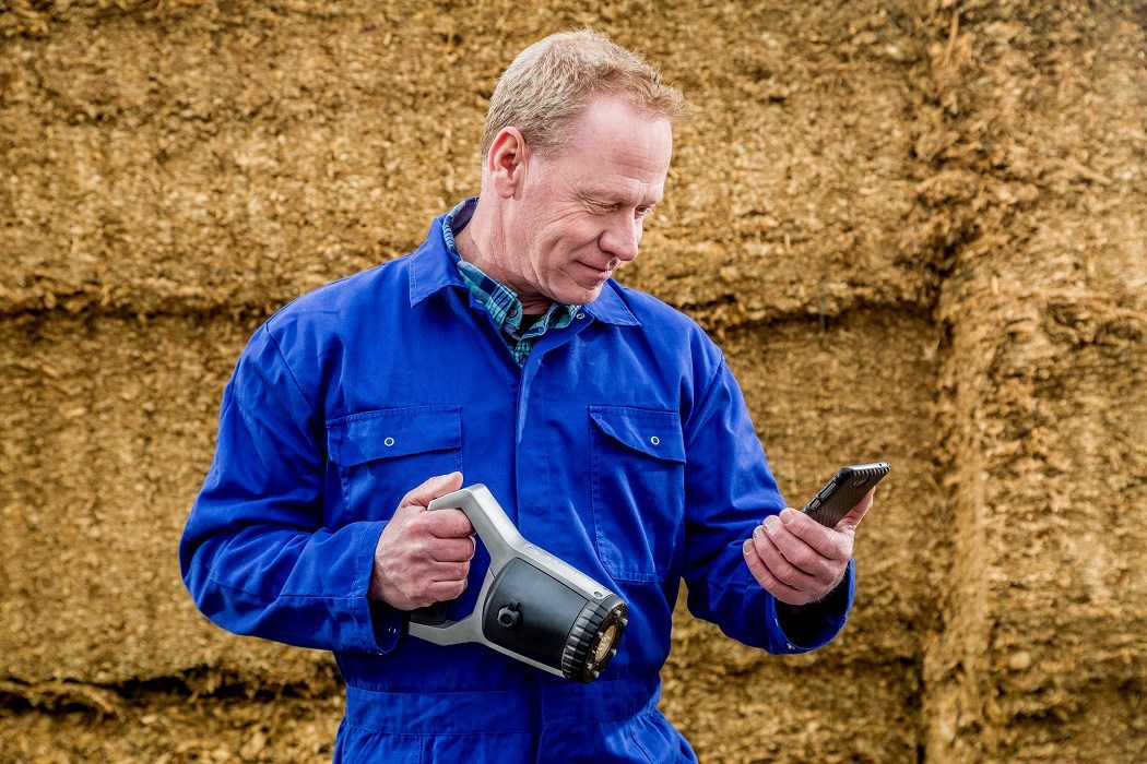 the use of digital solutions and services can help farmers