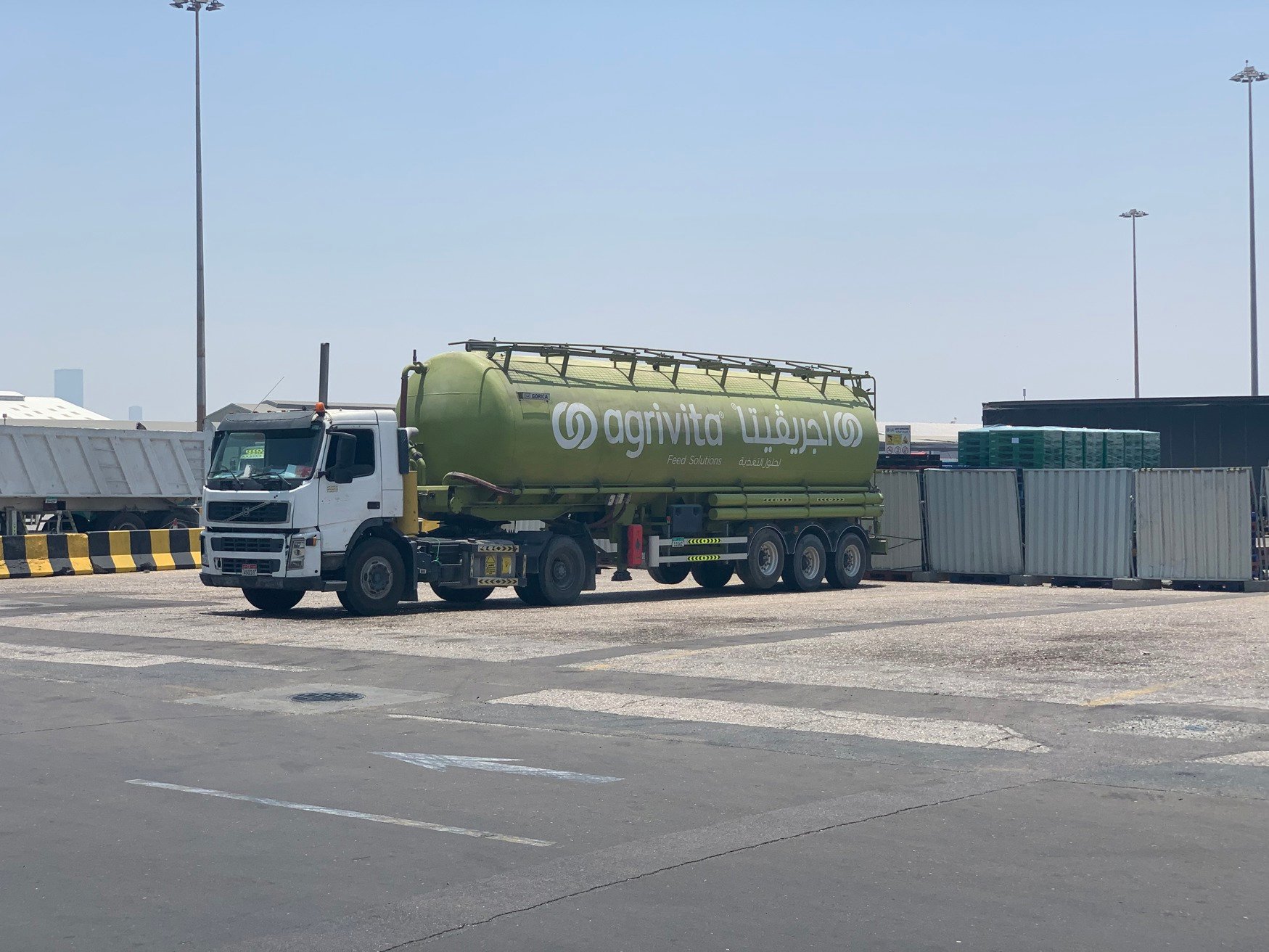 feed truck
